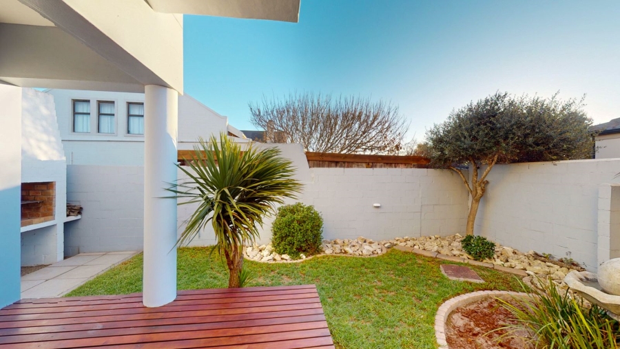 6 Bedroom Property for Sale in Country Club Western Cape